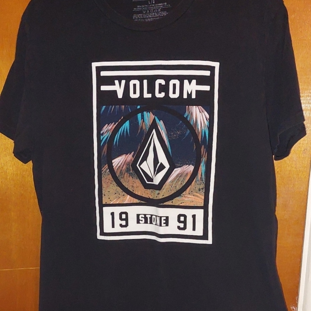 Volcom t-shirt Size L